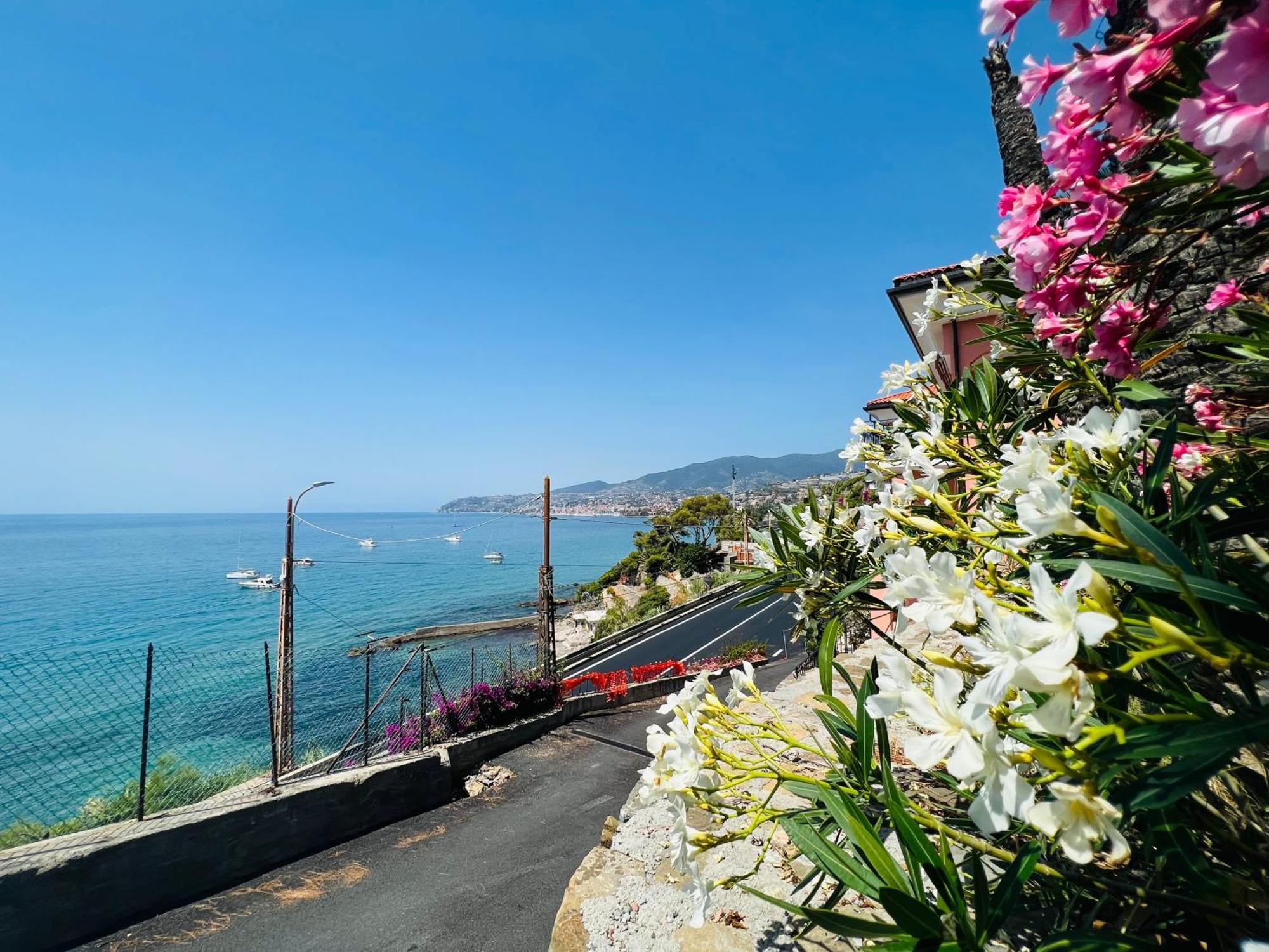Apartment Luxury La Brezza 3 - Fronte Mare Sanremo